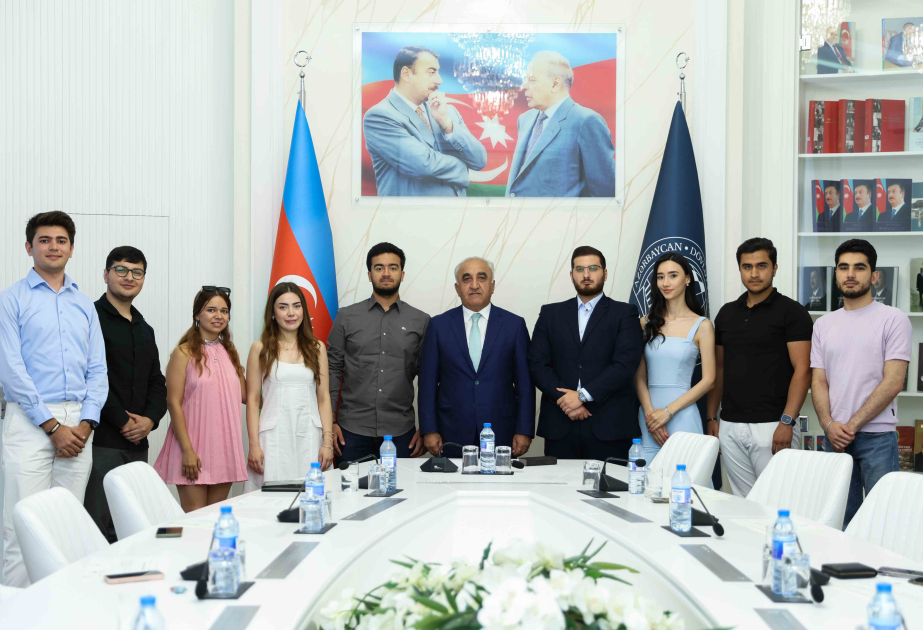 UNEC-in Monpelye Universiteti ilə ikili diplom proqramından 9 tələbə məzun olub