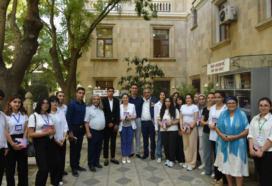 Milli Kitabxanada “Sən qəribə adamsan” adlı kitabın təqdimatı olub
