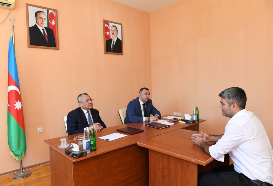 Dövlət Komitəsinin sədri Biləsuvarda vətəndaşların müraciətlərini dinləyib