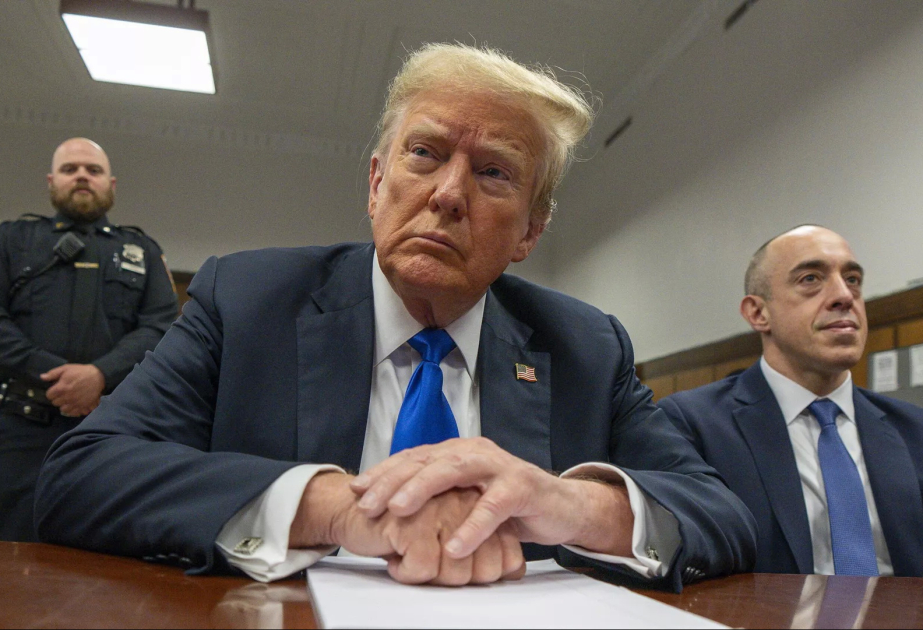 Donald Trampa qarşı cinayət işlərindən biri bağlanıb