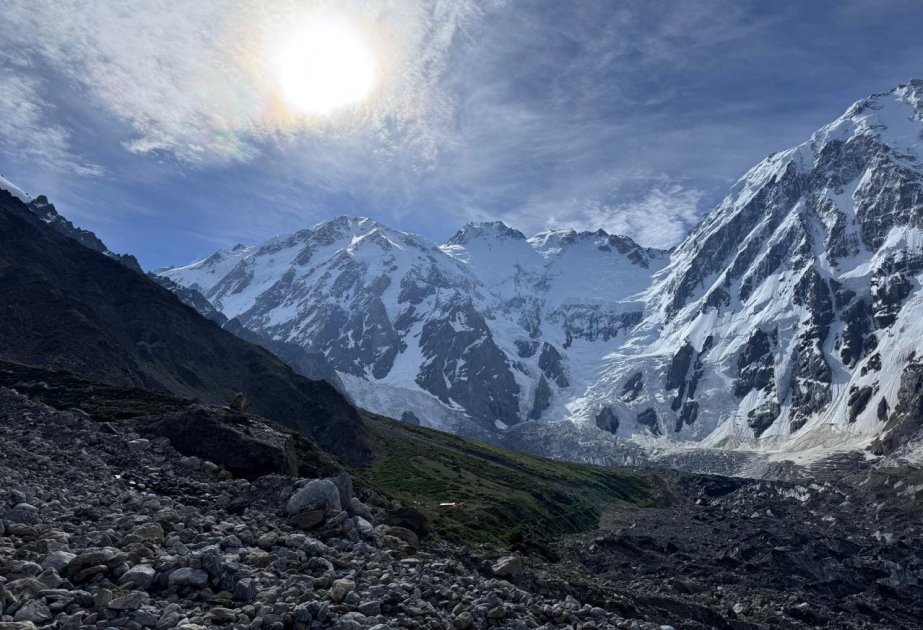 Un alpinista azerbaiyano conquista el noveno pico del mundo