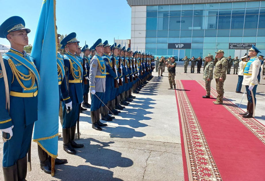 Le ministre azerbaïdjanais de la Défense entame une visite au Kazakhstan