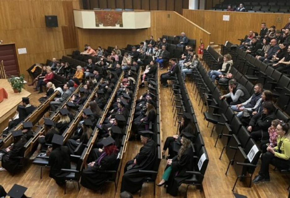 Bulgaria Is among European Countries with Biggest Share of University Graduates with Permanent Contract of Employment