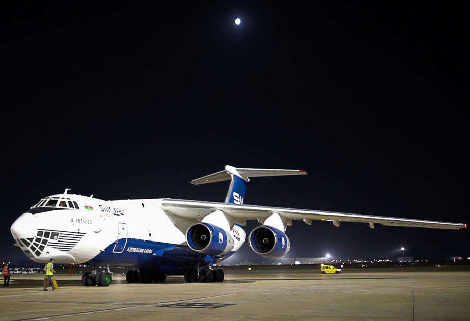 ®  “Silk Way Airlines” ağ balinaların yeni məkana köçürülməsi missiyasını uğurla tamamlayıb