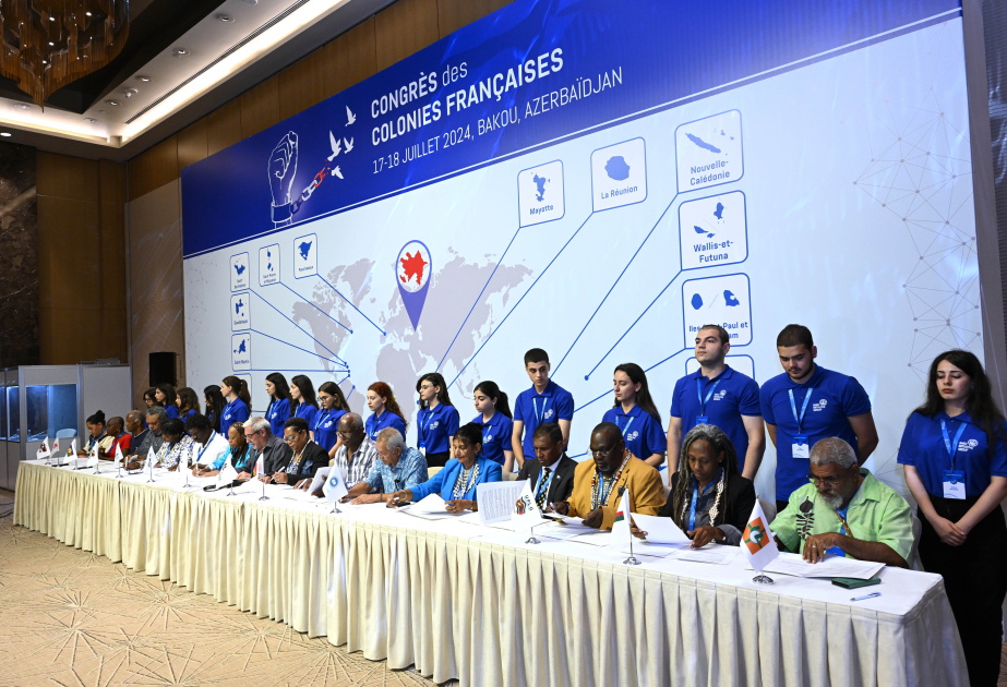 Declaration on establishment of International Liberation Front signed in Baku
