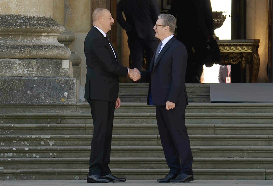 Prezident İlham Əliyev “Avropa Siyasi Birliyi” 4-cü Zirvə toplantısında iştirak etmək üçün Böyük Britaniyada işgüzar səfərdədir YENİLƏNİB VİDEO