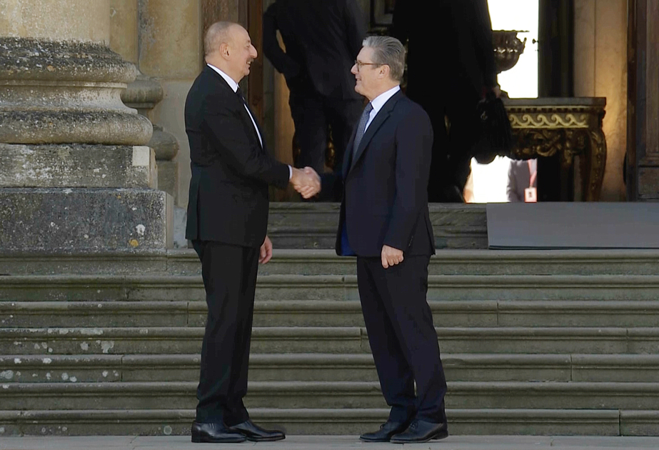 Le président Ilham Aliyev est en visite de travail en Angleterre pour participer à la 4e réunion de la Communauté politique européenne VIDEO