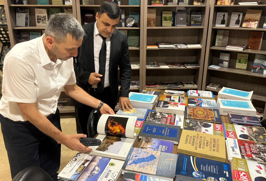 Türkiyədəki “Xocalı muzeyi” kompleksinə təbliğat materialları və texniki vasitələr təqdim edilib