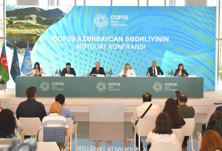 Muxtar Babayev: Bütün fikirləri nəzərə alaraq dayanıqlı inkişafa nail olmağa çalışmalıyıq