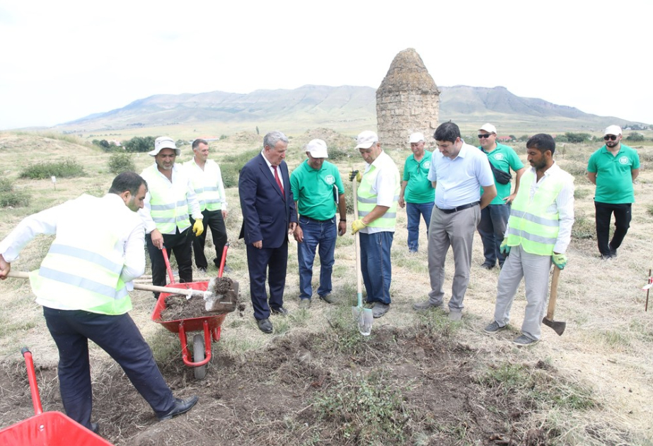 AMEA prezidenti Xocalı şəhərində arxeoloji ekspedisiyanın işi ilə tanış olub