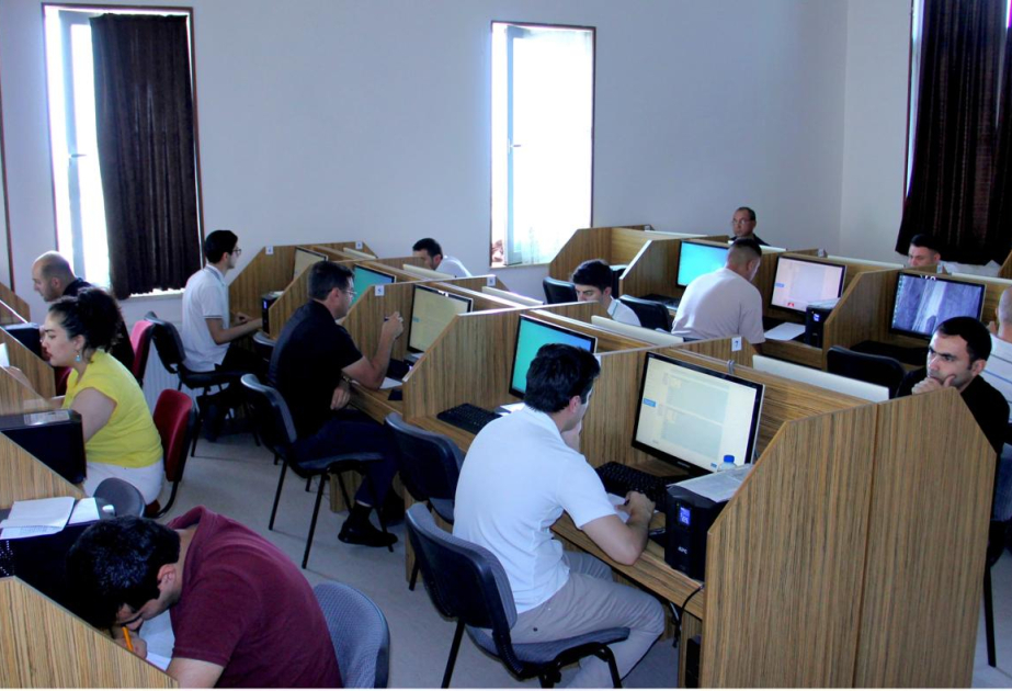 Naxçıvanda ədliyyə orqanlarına qulluğa qəbulla bağlı test imtahanı keçirilib