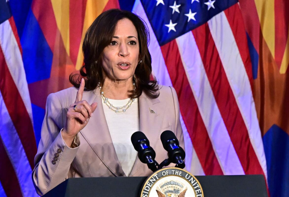 Kamala Harris demokratlarla telefon danışığına on saat vaxt sərf edib
