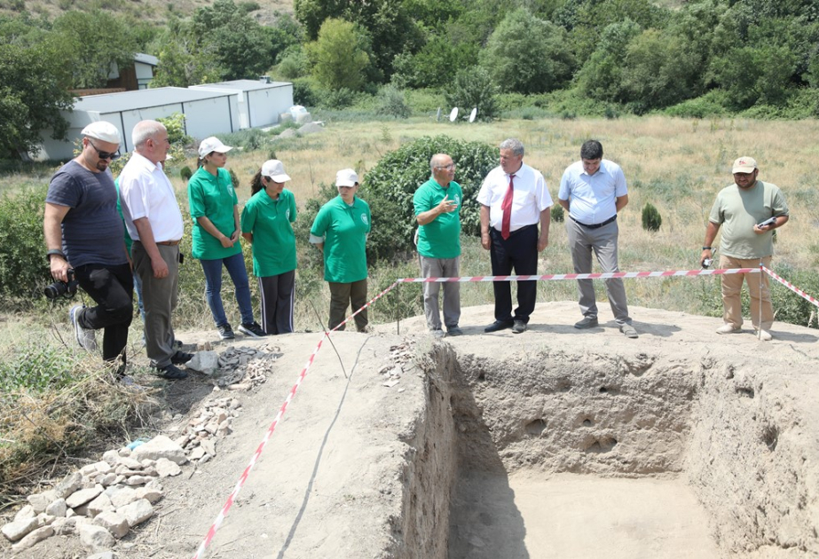 İlk dəfə olaraq arxeoloqlar xüsusi geyim forması və çəkiliş dronları ilə təmin ediliblər