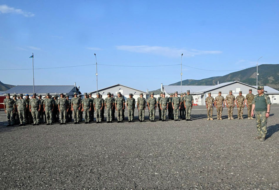 Министр обороны Азербайджана встретился с военнослужащими, несущими службу на освобожденных территориях