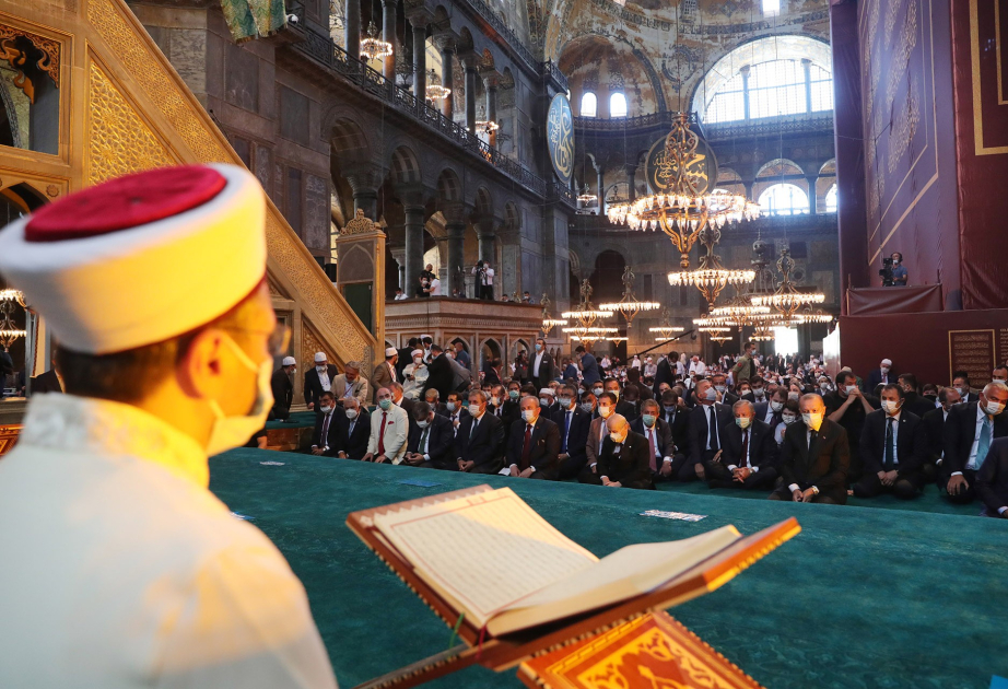 Dörd il ərzində Ayasofyanı 25 milyon insan ziyarət edib
