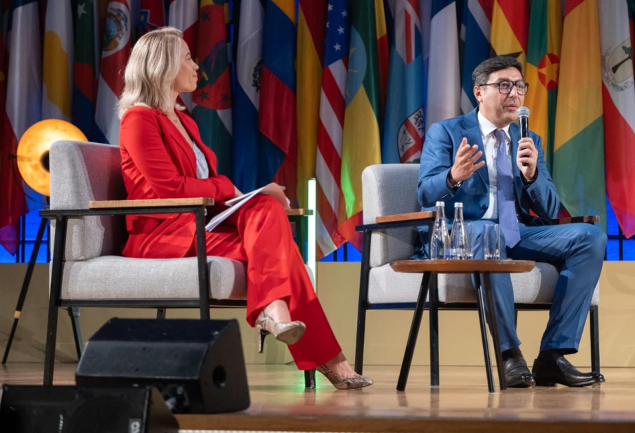 Fərid Qayıbov Paris şəhərində idman nazirlərinin “Change the Games” beynəlxalq forumuna qatılıb