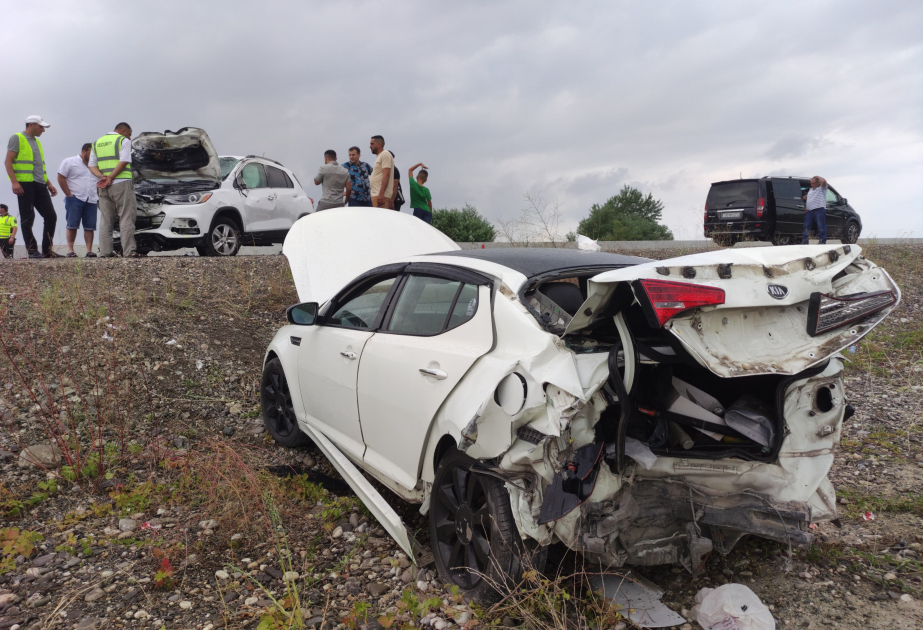 Ödənişli yolda iki qəza baş verib, yaralananlar var VİDEO