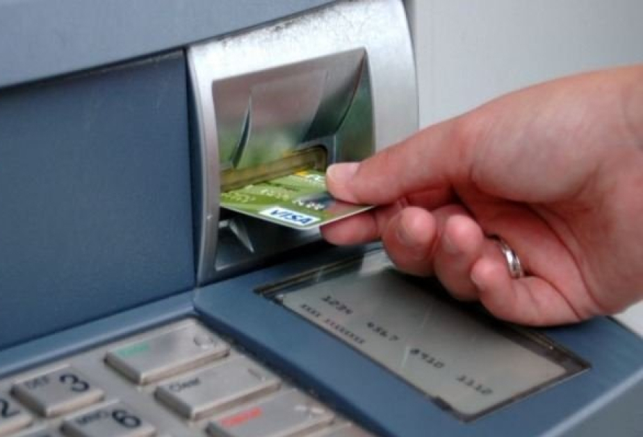 Bank kartlarından oğurluq etməkdə şübhəli bilinən 2 nəfər saxlanılıb