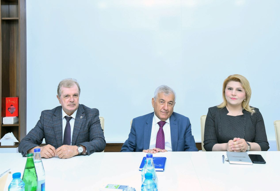 لقاء مع مدير جامعة النعامة الجزائرية في جامعة باكو للهندسة