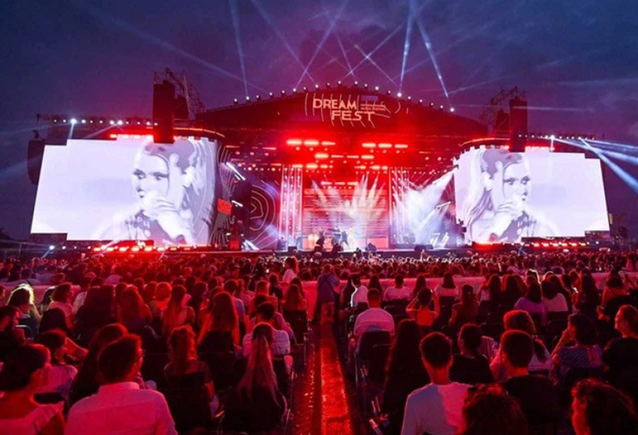 На побережье Каспийского моря продолжается фестиваль Dream Fest - 2024