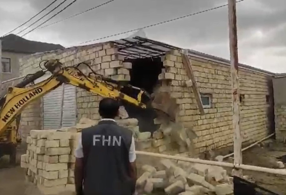 Fövqəladə Hallar Nazirliyi tərəfindən daha bir qanunsuz tikili sökülüb