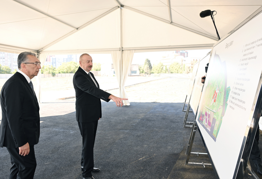 Präsident Ilham Aliyev besichtigt Baufortschritt im neuen Park in Baku VIDEO