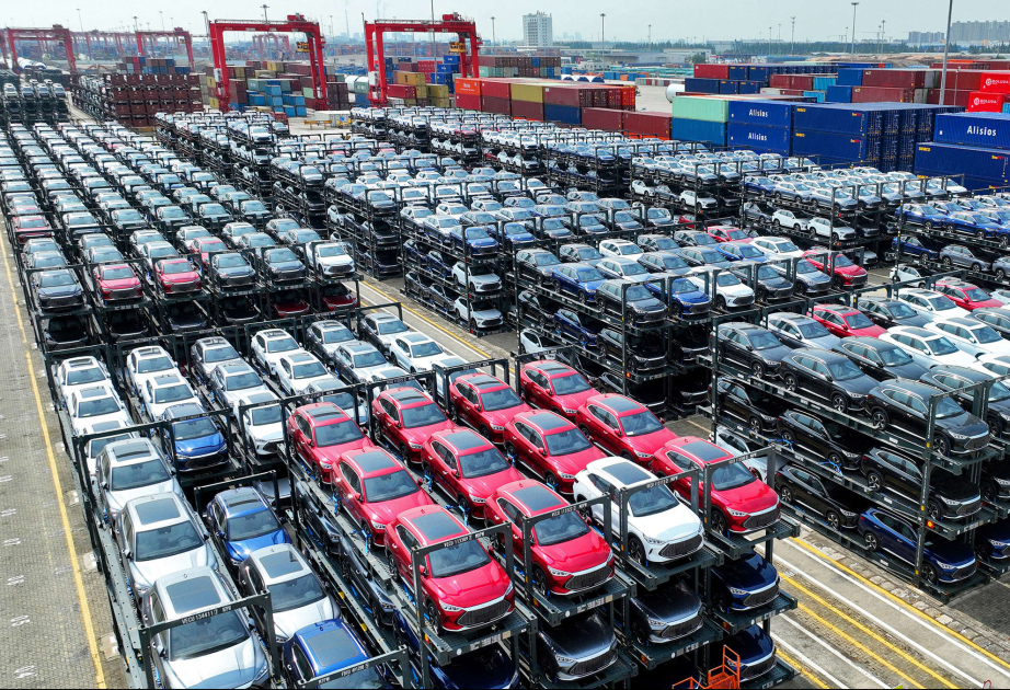 Chinesische Elektroautos erhalten Tausende von Aufträgen auf Indonesiens Messe