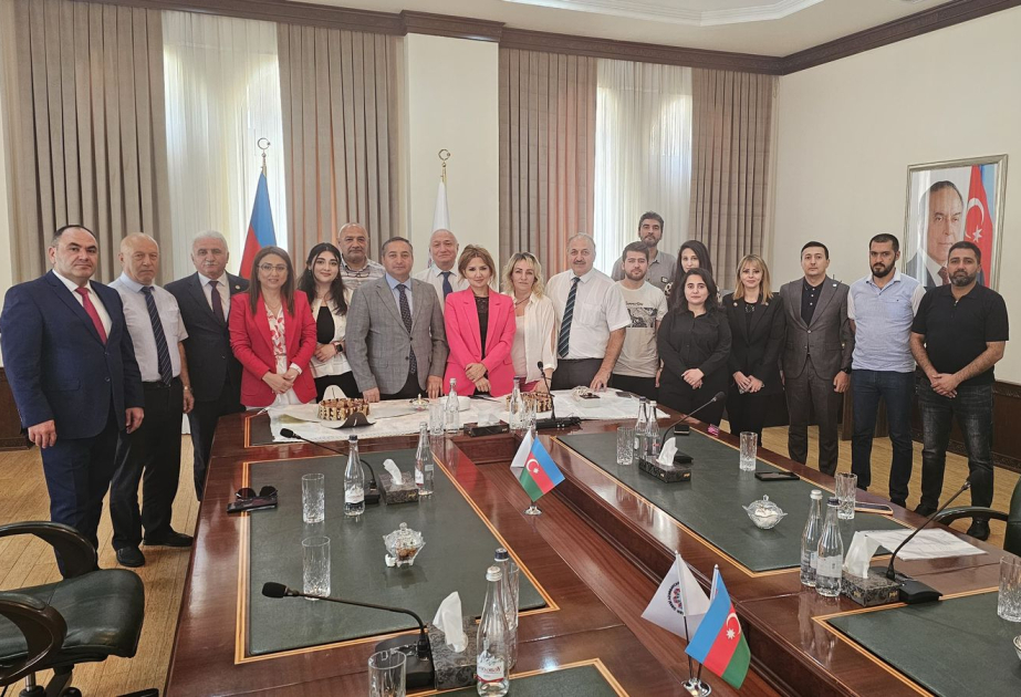 По случаю первой годовщины создания Телевидения Западного Азербайджана состоялась встреча с сотрудниками телеканала