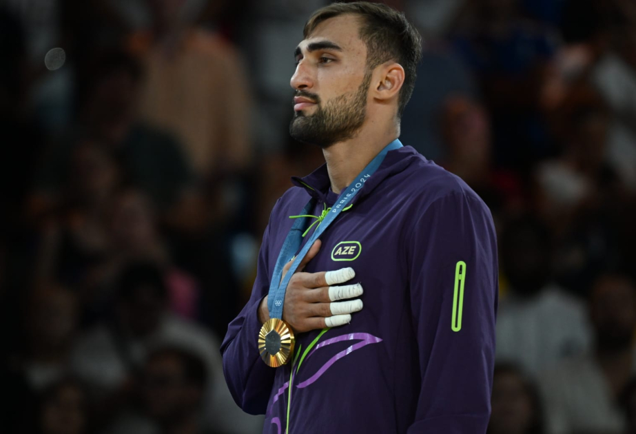 El campeón olímpico azerbaiyano fue premiado y el Himno Nacional de Azerbaiyán sonó por segunda vez en París
