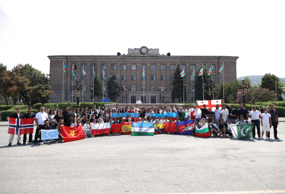 Diaspor Gənclərinin V Yay Düşərgəsi iştirakçıları Qarabağ Universitetində olublar