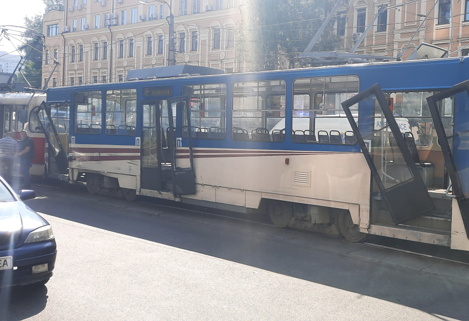 Kiyevdə qeyri-adi yol qəzası baş verib FOTO