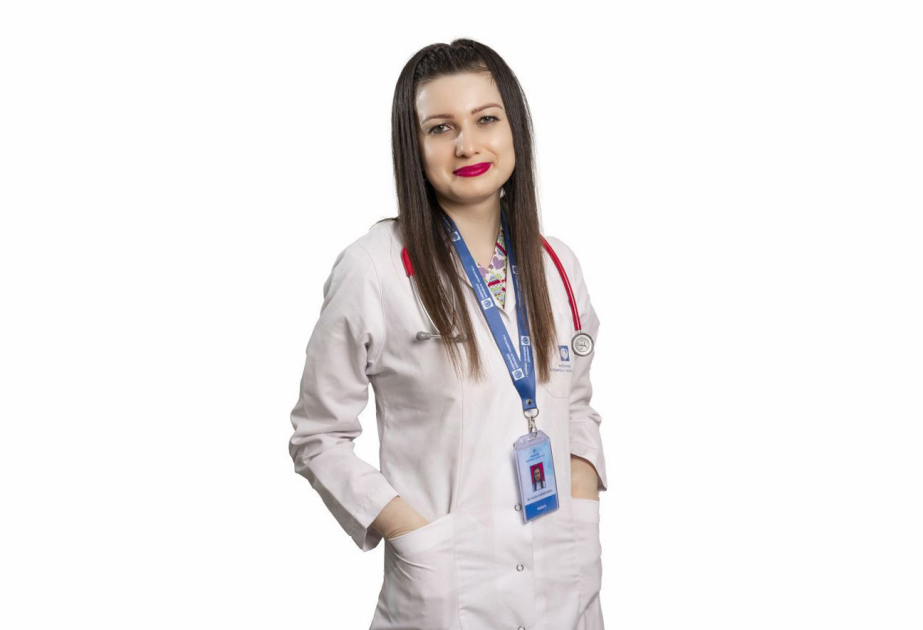 ®  Mərkəzi Gömrük Hospitalının pediatrı ana südü ilə qidalanmanın faydası və əhəmiyyəti barədə danışıb