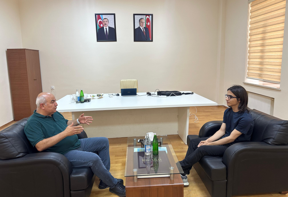 Abituriyentlər Türkiyə-Azərbaycan Universiteti ilə bağlı keçirilən “Açıq qapı” günündə iştirak edirlər
