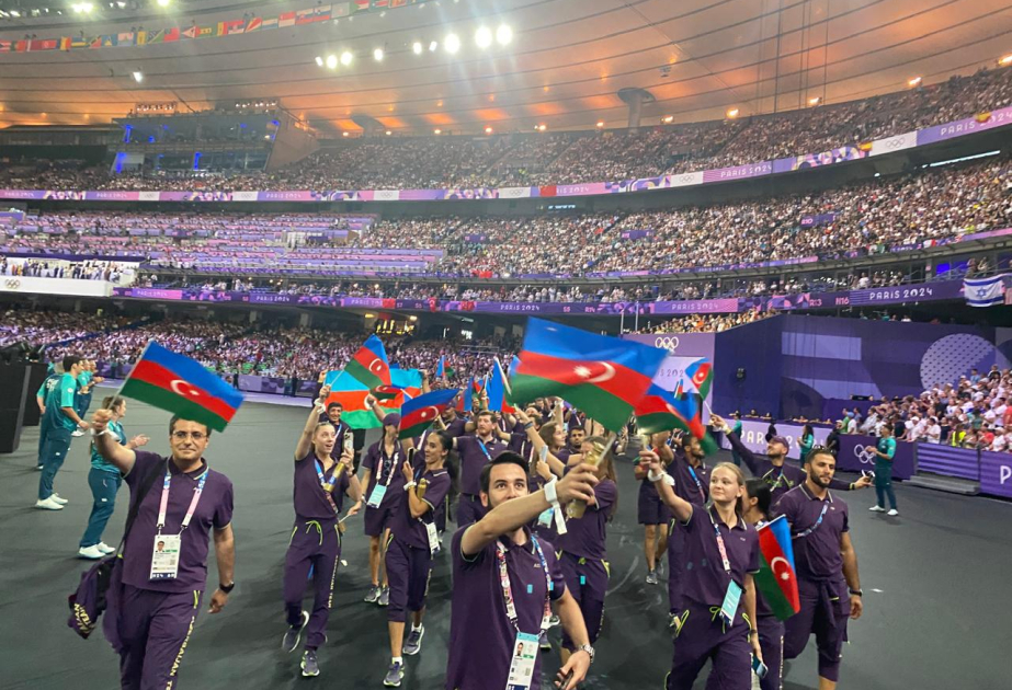 «Париж-2024»: Азербайджанские спортсмены прошли на параде на церемонии закрытия Олимпийских игр