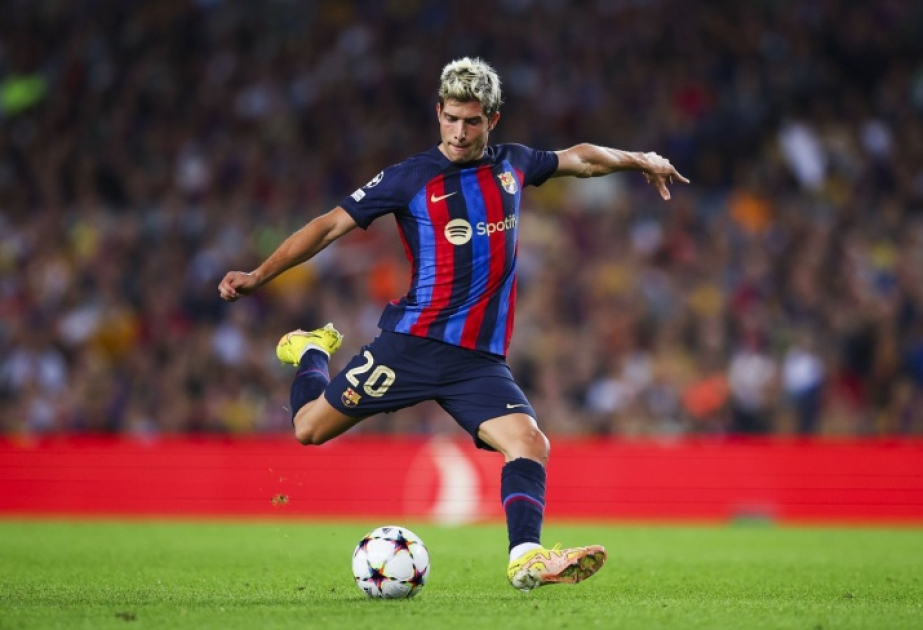 İspaniyalı müdafiəçi Sergi Roberto “Barselona”dan ayrıldığını açıqlayıb