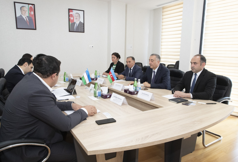 بحث مسائل زيادة تبادل المنتجات الزراعية بين أذربيجان وأوزبكستان