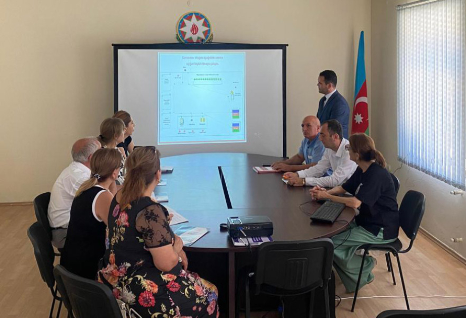 12 saylı Xəzər birinci seçki dairəsi üzrə seçki komissiyalarının üzvləri də treninqlərə cəlb edilib