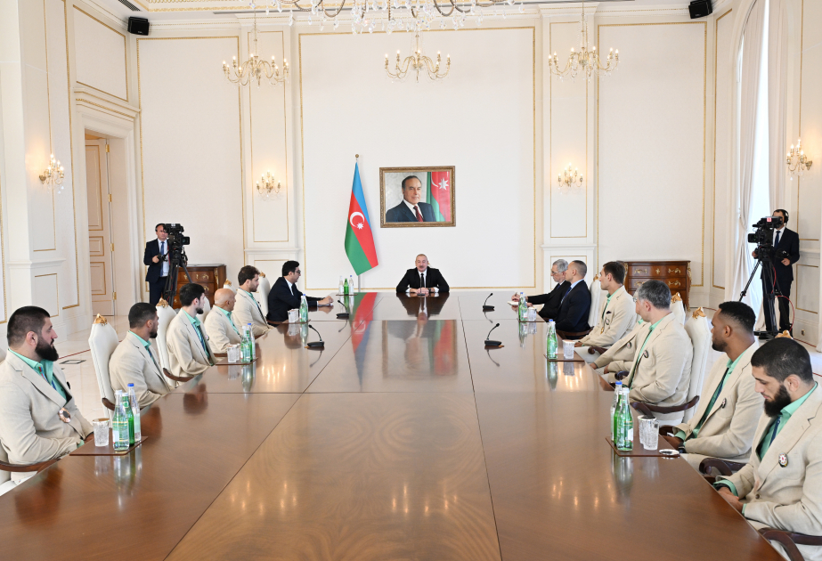 Prezident İlham Əliyev Paris Yay Olimpiya Oyunlarında medal qazanmış Azərbaycan idmançılarını və onların məşqçilərini qəbul edib  YENİLƏNİB VİDEO
