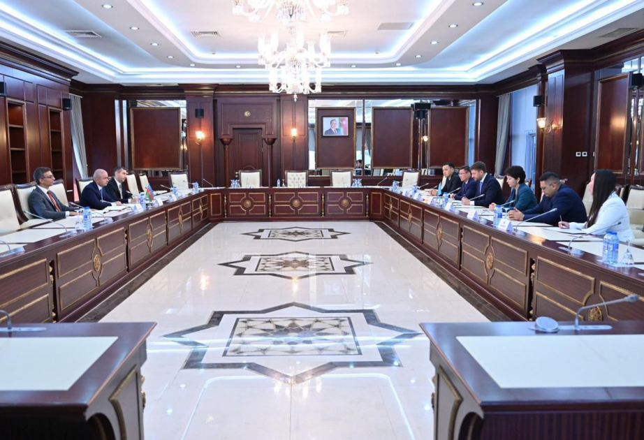 Делегация Сената парламента Казахстана побывала в Милли Меджлисе