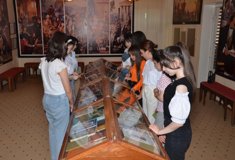 Könüllülər Ədəbiyyat Muzeyinin Aran regional filialında olublar