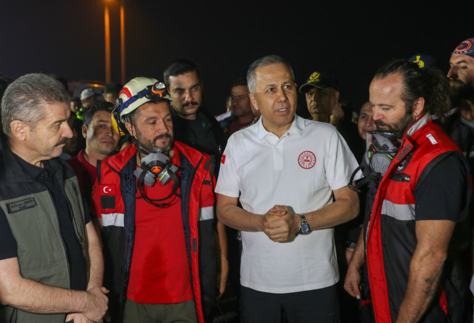 Türkiyəli nazir: Azərbaycanın amfibiya təyyarəsi İzmirdə yanğınsöndürmə əməliyyatında iştirak edəcək