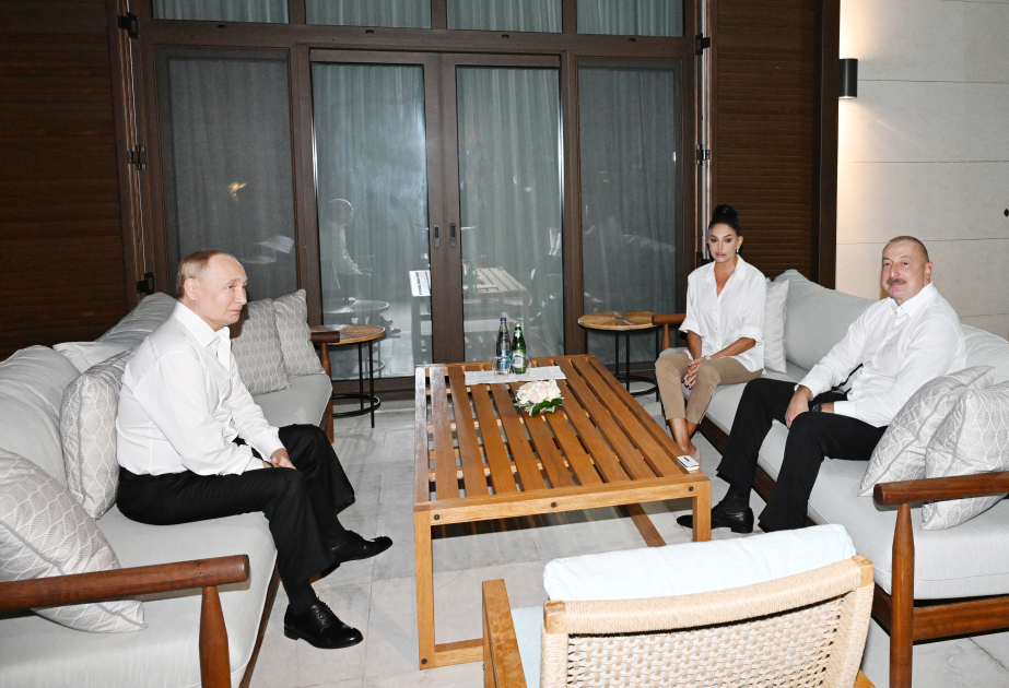 President Ilham Aliyev and First Lady Mehriban Aliyeva had a dinner at their home with President of Russia Vladimir Putin VIDEO