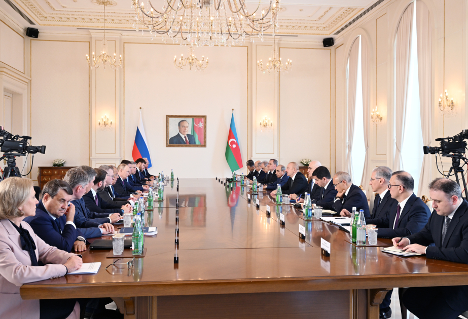 Los Presidentes de Azerbaiyán y Rusia celebran una reunión en formato ampliado