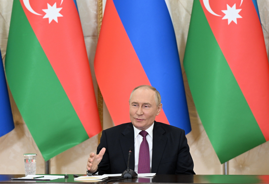 El Presidente de Rusia invita a su homólogo azerbaiyano a la reunión del Consejo de Jefes de Estado de la CEI