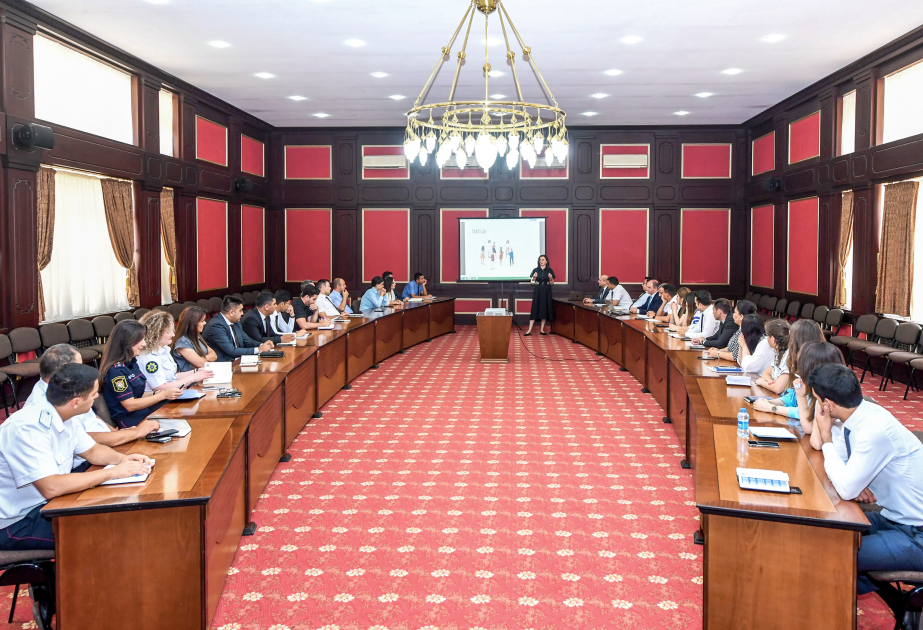 Naxçıvanda mətbuat xidmətlərinin əməkdaşları üçün təlim keçirilib