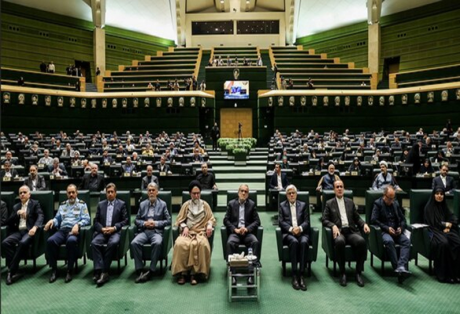 İran Parlamenti Nazirlər Kabinetinin yeni tərkibini təsdiq edib