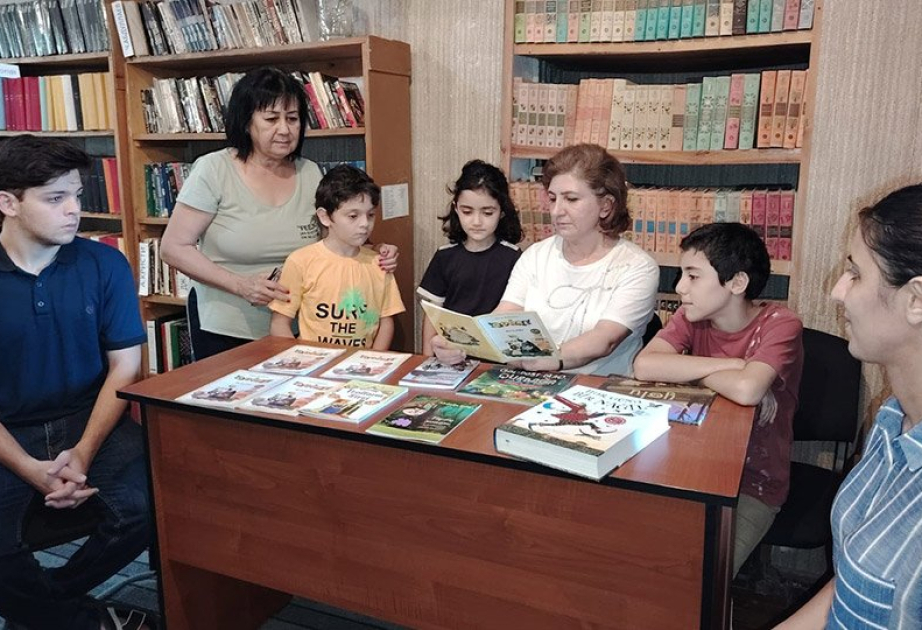 Kitabxanalarda məktəblilər üçün “mütaliə saatı” təşkil edilib