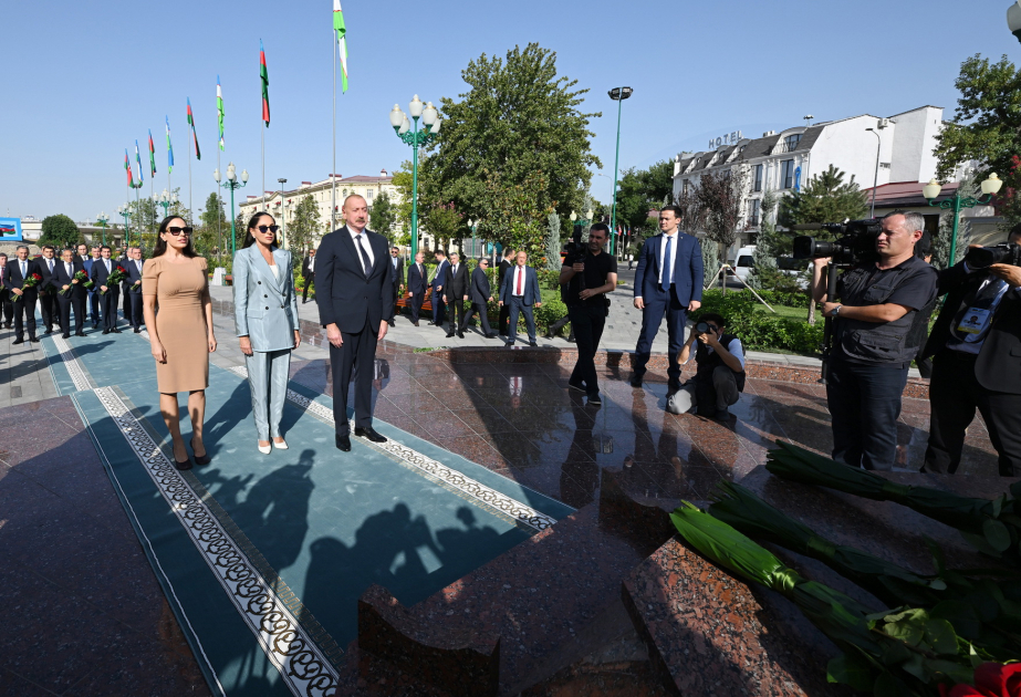 Se rinde homenaje al Líder Nacional Heydar Aliyev en Taskent