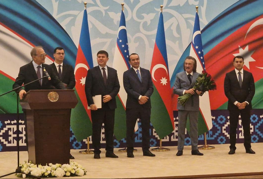 Daşkənddə Azərbaycan və Özbəkistan sənətçilərinə fəxri adlar təqdim olunub