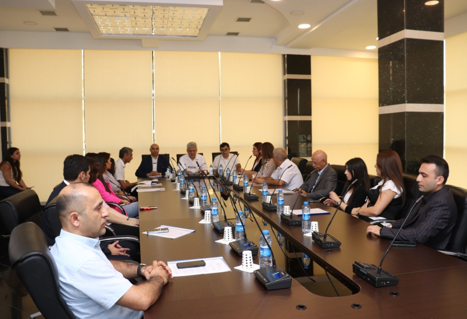 “Vətəndaş Cəmiyyəti Uğrunda” Seçki Müşahidə Koalisiyasının həmtəsisçiləri bələdiyyə üzvü və qulluqçuları olan namizədlərlə görüşüblər